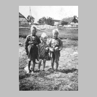 104-0039 Drei Stobinger Kinder- Otto Kaminski, Traute Seifert und Willi Kaminski .jpg
